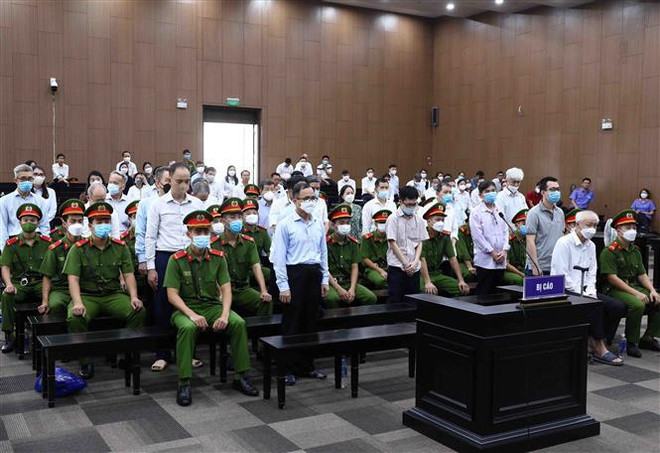 Plusieurs anciens responsables de Binh Duong jugés pour des pertes colossales pour l’Etat ảnh 1 Plusieurs anciens responsables de Binh Duong jugés pour des pertes colossales pour l’Etat ảnh 1