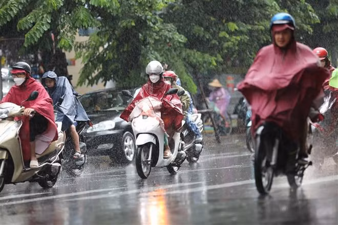 Le typhon Mulan s’est affaibli en une dépression tropicale ảnh 2