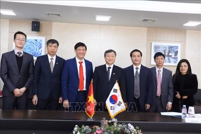 Vietnam et R. de Corée partagent des expériences dans la communication et l’éducation ảnh 1