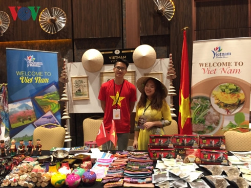 L’artisanat et la cuisine traditionnelle du Vietnam présentés en Turquie ảnh 1 L’artisanat et la cuisine traditionnelle du Vietnam présentés en Turquie ảnh 1