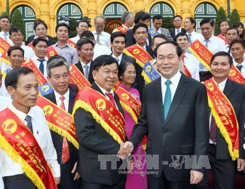 Le président Tran Dai Quang rencontre des agriculteurs exemplaires ảnh 1 Le président Tran Dai Quang rencontre des agriculteurs exemplaires ảnh 1