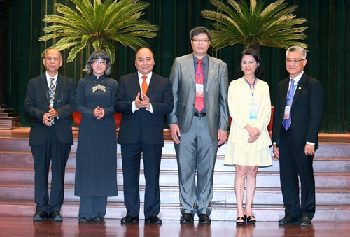 Le Premier ministre Nguyên Xuân Phuc salue les contributions des Viêt kiêu ảnh 2 Le Premier ministre Nguyên Xuân Phuc salue les contributions des Viêt kiêu ảnh 2