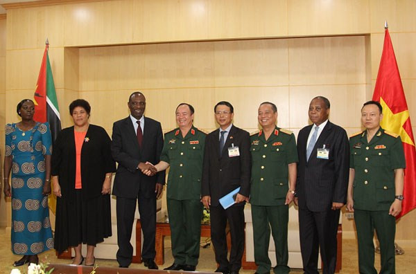 Le Premier ministre mozambicain visite le comité national d’adaptation aux catastrophes naturelles ảnh 1 Le Premier ministre mozambicain visite le comité national d’adaptation aux catastrophes naturelles ảnh 1