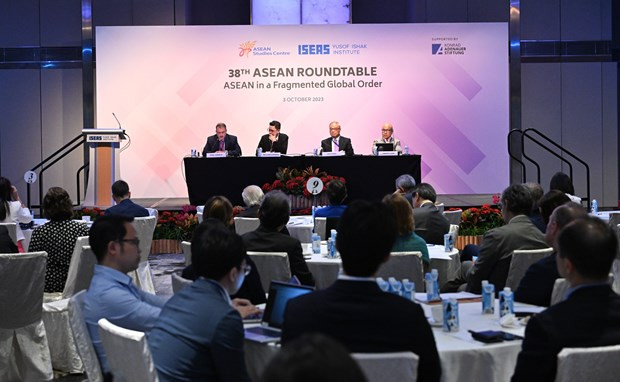 Une table ronde souligne l’importance de l’ASEAN pour façonner un ordre mondial fondé sur des règles ảnh 1 Une table ronde souligne l’importance de l’ASEAN pour façonner un ordre mondial fondé sur des règles ảnh 1