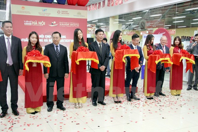 Ouverture de la foire « Hanoi Expo - Les meilleurs produits de Hanoi » à Moscou ảnh 1