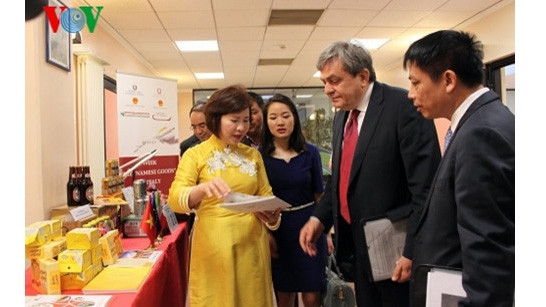 Présentation de produits vietnamiens en Italie ảnh 1 Présentation de produits vietnamiens en Italie ảnh 1