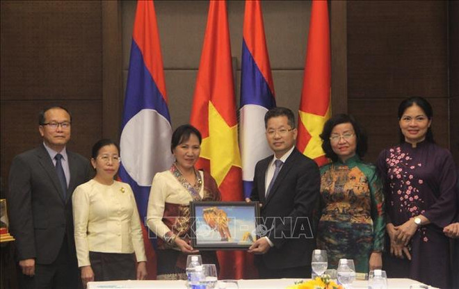 Une délégation de l'Union des femmes du Laos en visite à Da Nang ảnh 1 Une délégation de l'Union des femmes du Laos en visite à Da Nang ảnh 1
