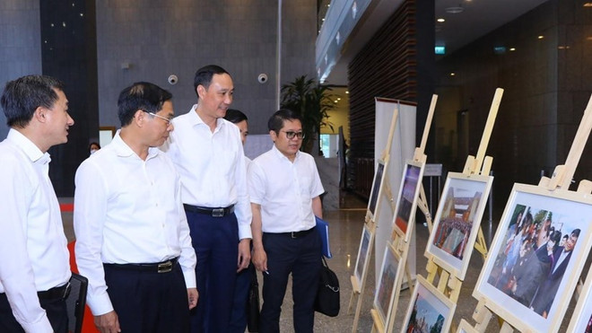 Le travail des Vietnamiens à l’étranger reconnu par des documents écrits ảnh 1 Le travail des Vietnamiens à l’étranger reconnu par des documents écrits ảnh 1