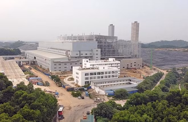 L’usine d'incinération avec récupération d'énergie de Soc Son raccordée au réseau national ảnh 2