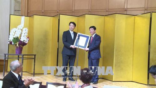 Remise de l'attestation de consul d'honneur du Vietnam à Aichi (Japon) ảnh 1 Remise de l'attestation de consul d'honneur du Vietnam à Aichi (Japon) ảnh 1
