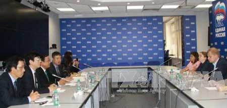 Une délégation de la Commission centrale de Propagande et de l’Éducation en visite en Russie ảnh 1 Une délégation de la Commission centrale de Propagande et de l’Éducation en visite en Russie ảnh 1