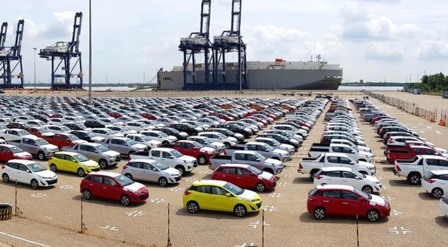 Les importations de voitures sur les chapeaux de roues en octobre ảnh 1 Les importations de voitures sur les chapeaux de roues en octobre ảnh 1