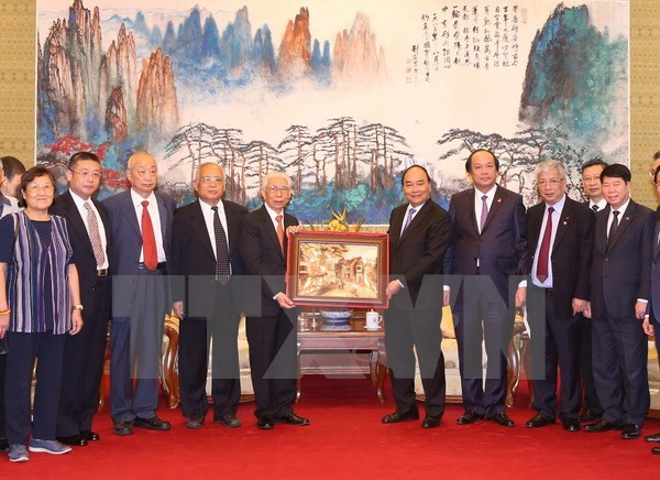 Le PM rencontre des amis chinois ayant soutenu le Vietnam pendant la guerre ảnh 1 Le PM rencontre des amis chinois ayant soutenu le Vietnam pendant la guerre ảnh 1