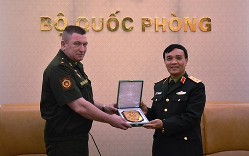 Une délégation d'experts militaires russes au Vietnam ảnh 1 Une délégation d'experts militaires russes au Vietnam ảnh 1