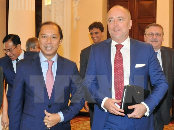 La Hongrie s’engage à ratifier rapidement l'Accord de libre-échange Vietnam-UE ảnh 1 La Hongrie s’engage à ratifier rapidement l'Accord de libre-échange Vietnam-UE ảnh 1
