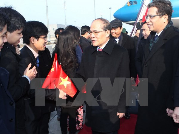 Le président Nguyen Sinh Hung entame sa visite officielle d’amitié en Chine ảnh 1 Le président Nguyen Sinh Hung entame sa visite officielle d’amitié en Chine ảnh 1