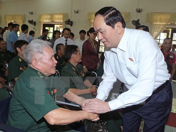 Diverses activités au profit des personnes méritantes du pays ảnh 1 Diverses activités au profit des personnes méritantes du pays ảnh 1
