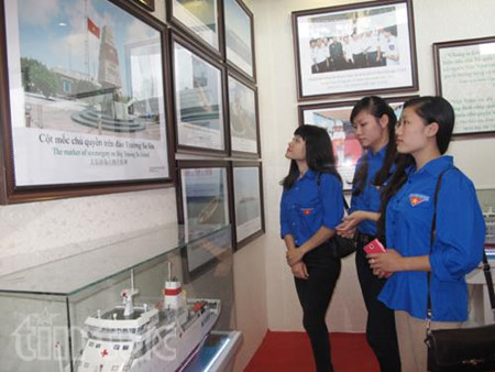 Exposition sur la souveraineté maritime et insulaire à Ha Giang et à Thanh Hoa ảnh 1 Exposition sur la souveraineté maritime et insulaire à Ha Giang et à Thanh Hoa ảnh 1