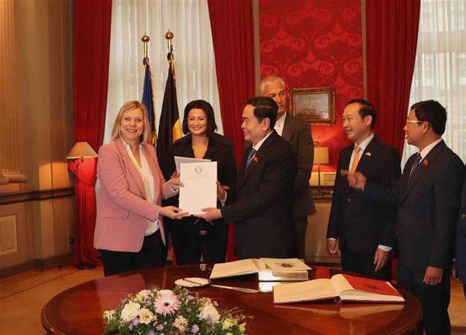 Le Parlement belge et l'UE apprécient les relations de coopération avec le Vietnam ảnh 1