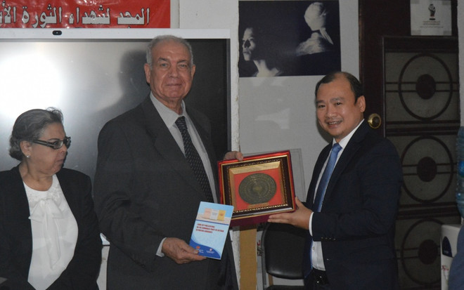 Une délégation du Comité directeur du Service d'information pour l’étranger en visite au Qatar, en Égypte et en Tanzanie ảnh 1 Une délégation du Comité directeur du Service d'information pour l’étranger en visite au Qatar, en Égypte et en Tanzanie ảnh 1