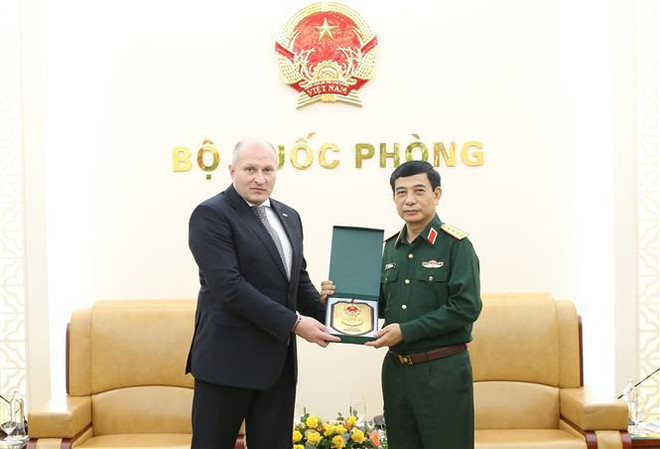 Le ministère russe des Situations d’urgence est prêt à partager ses expériences avec la partie vietnamienne ảnh 1