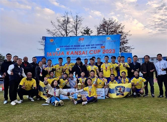 Tournoi de football de la communauté des Vietnamiens dans la région japonaise du Kansai ảnh 1