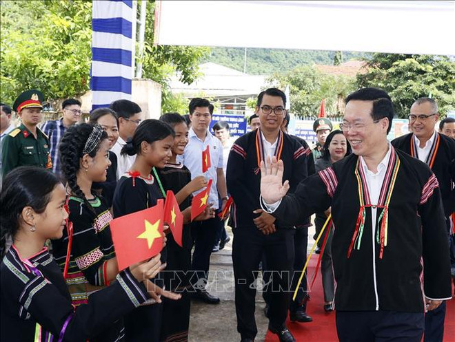Le président Vo Van Thuong assiste à la Journée de Grande Union Nationale à Phu Yen ảnh 1