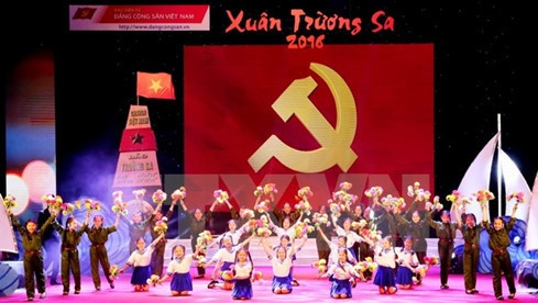 Programme artistique «Printemps sur l’archipel de Truong Sa » ảnh 1 Programme artistique «Printemps sur l’archipel de Truong Sa » ảnh 1