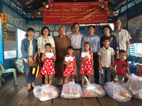 Une délégation du Front de la Patrie du Vietnam à Siem Reap ảnh 1 Une délégation du Front de la Patrie du Vietnam à Siem Reap ảnh 1