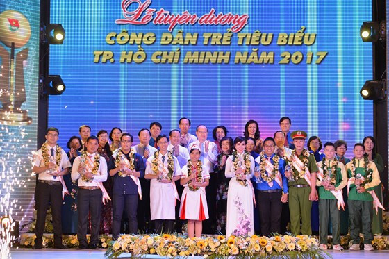 Hô Chi Minh-Ville : dix jeunes citoyens exemplaires à l'honneur ảnh 1 Hô Chi Minh-Ville : dix jeunes citoyens exemplaires à l'honneur ảnh 1