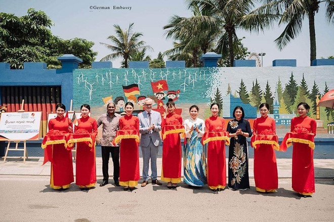 Une peinture murale inaugurée sous le signe de l’amitié Vietnam-Allemagne ảnh 1 Une peinture murale inaugurée sous le signe de l’amitié Vietnam-Allemagne ảnh 1