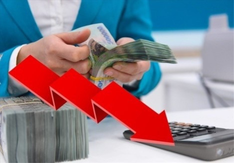 La réduction des taux d'intérêt, une politique importante pour assister les entreprises ảnh 1 La réduction des taux d'intérêt, une politique importante pour assister les entreprises ảnh 1