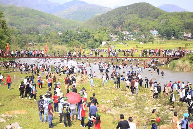 Le festival Then Kin Pang fortement imprégné de l’identité des Thái blancs à Lai Châu ảnh 3 Le festival Then Kin Pang fortement imprégné de l’identité des Thái blancs à Lai Châu ảnh 3