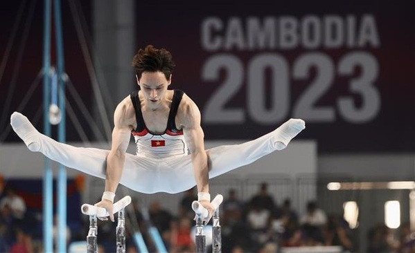 SEA Games 32 : le gymnaste Dinh Phuong Thanh médaillé d'or pour 5e fois consécutive ảnh 2