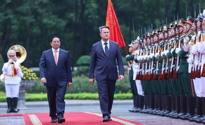 Cérémonie d'accueil officielle du Premier ministre luxembourgeois ảnh 1