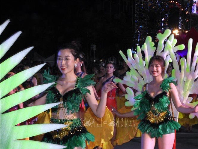 Le carnaval de Ha Long 2023 débute sur les ailes de la danse ảnh 2 Le carnaval de Ha Long 2023 débute sur les ailes de la danse ảnh 2
