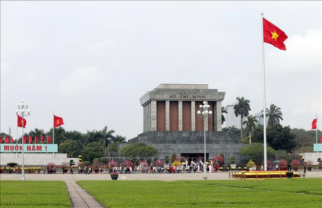 Le mausolée du président Hô Chi Minh accueille 52.000 visiteurs au pont de mai ảnh 1 Le mausolée du président Hô Chi Minh accueille 52.000 visiteurs au pont de mai ảnh 1