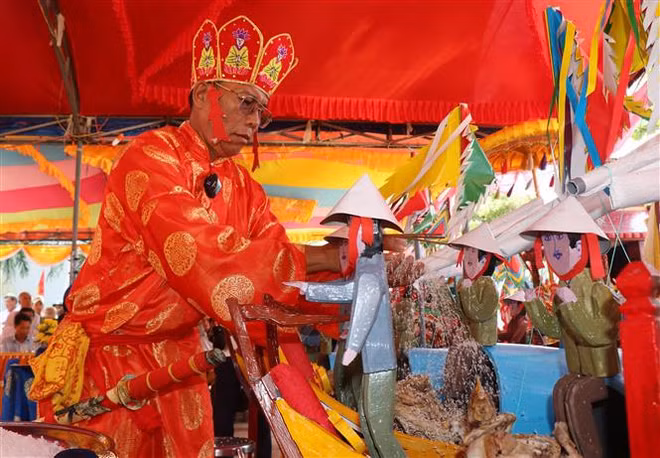 Ly Son: cérémonie en commémoration des soldats de Hoàng Sa ảnh 1 Ly Son: cérémonie en commémoration des soldats de Hoàng Sa ảnh 1