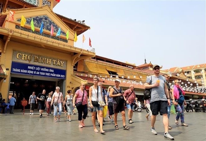 Des localités attirent un bon nombre de touristes pendant les congés du 30 avril et du 1er mai ảnh 1 Des localités attirent un bon nombre de touristes pendant les congés du 30 avril et du 1er mai ảnh 1