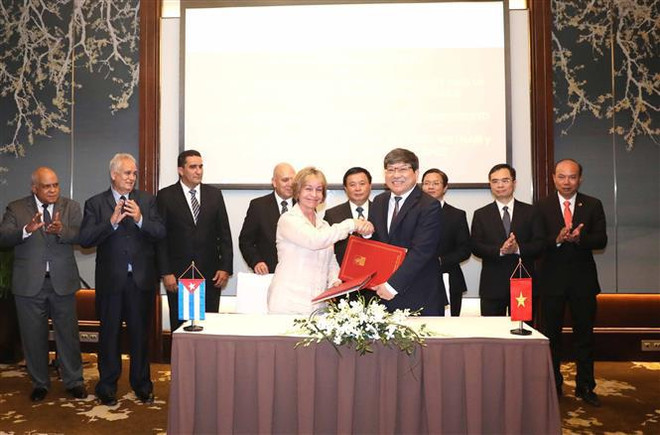 Colloque théorique entre les Partis communistes du Vietnam et de Cuba ảnh 3