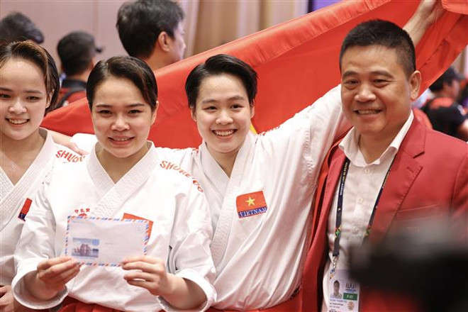 SEA Games 32: le Vietnam remporte cinq médailles d'or samedi ảnh 7 SEA Games 32: le Vietnam remporte cinq médailles d'or samedi ảnh 7