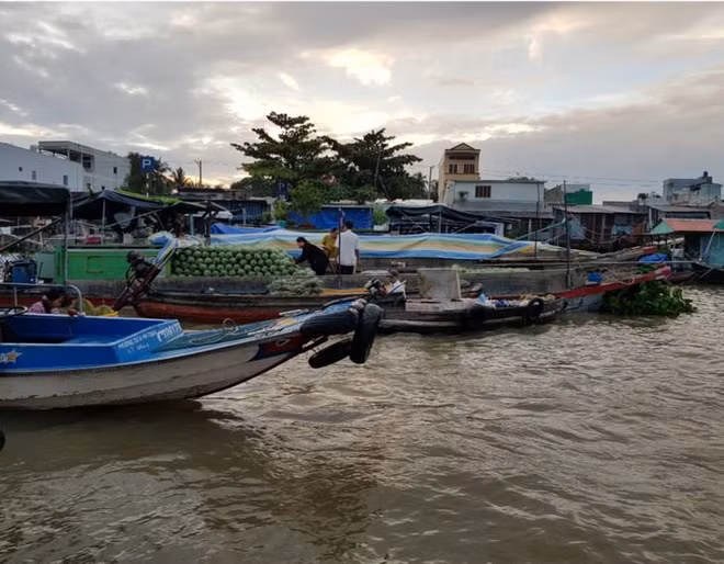 Le marché flottant de Cai Rang, la principale attraction de Cân Tho ảnh 2