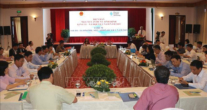 Forum sur la situation socio-économique du Vietnam en 2019 à Huê ảnh 1 Forum sur la situation socio-économique du Vietnam en 2019 à Huê ảnh 1