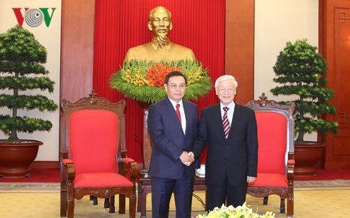 Le secrétaire général du PCV reçoit une délégation du Front d'édification nationale du Laos ảnh 1 Le secrétaire général du PCV reçoit une délégation du Front d'édification nationale du Laos ảnh 1