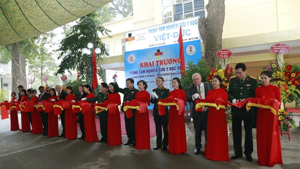 Ouverture du Centre d’études médicales Vietnam-Allemagne ảnh 1 Ouverture du Centre d’études médicales Vietnam-Allemagne ảnh 1