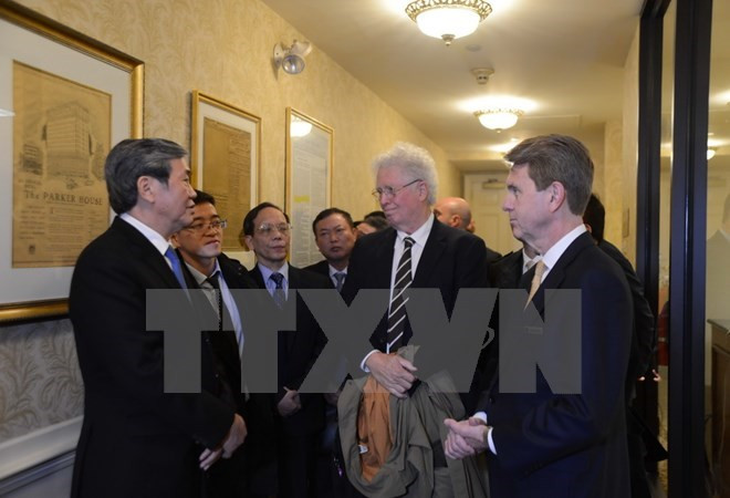 Le permanent du Secrétariat du PCV Dinh The Huynh termine sa visite aux Etats-Unis ảnh 1 Le permanent du Secrétariat du PCV Dinh The Huynh termine sa visite aux Etats-Unis ảnh 1