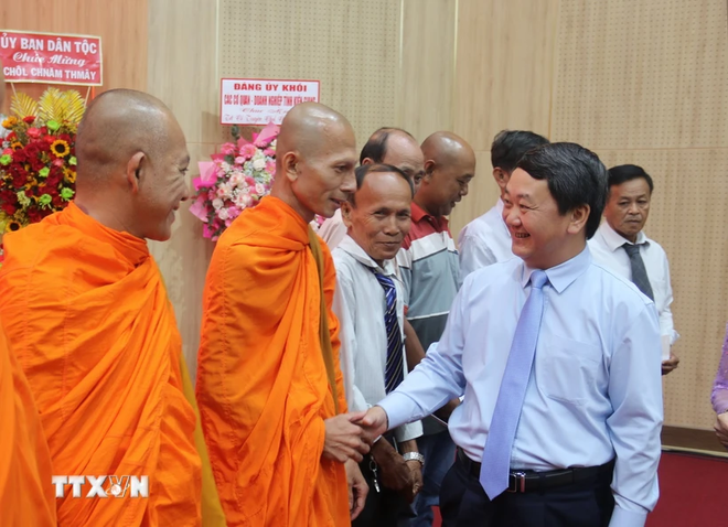Kien Giang: voeux aux Khmers à l’occasion de la fête Chol Chnam Thmay ảnh 1 Kien Giang: voeux aux Khmers à l’occasion de la fête Chol Chnam Thmay ảnh 1