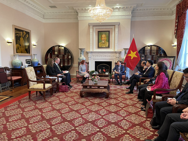 Le vice-PM Le Minh Khai rencontre des responsables et hommes d'affaires américains ảnh 1 Le vice-PM Le Minh Khai rencontre des responsables et hommes d'affaires américains ảnh 1