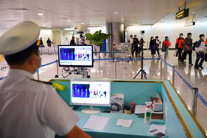 COVID-19 : annonce d’urgence sur des vols avec des passagers infectés ảnh 1