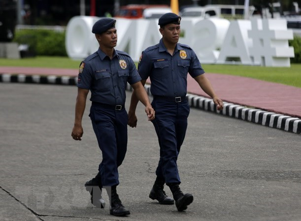 Philippines: deux terroristes transportant une bombe abattus ảnh 1
